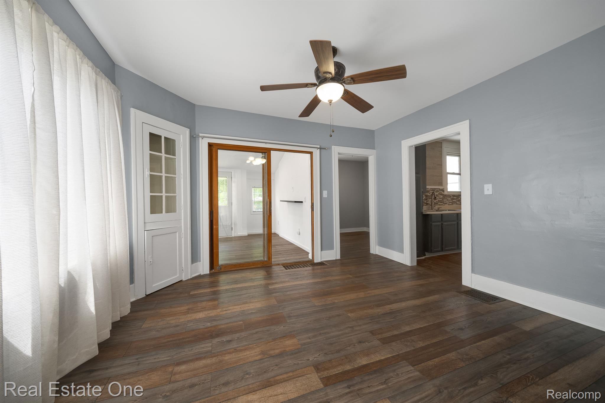 190 Chippewa Road Pontiac, MI 48341 - Photo 8 of 35 Dining Room