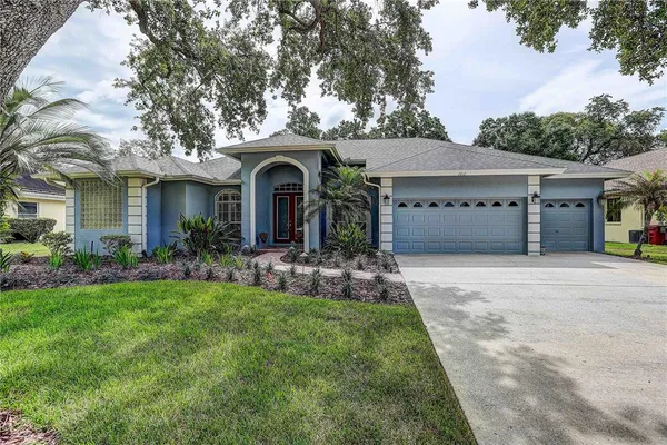 $569,990 | 2812 Clubhouse Drive, Plant City, FL 33566