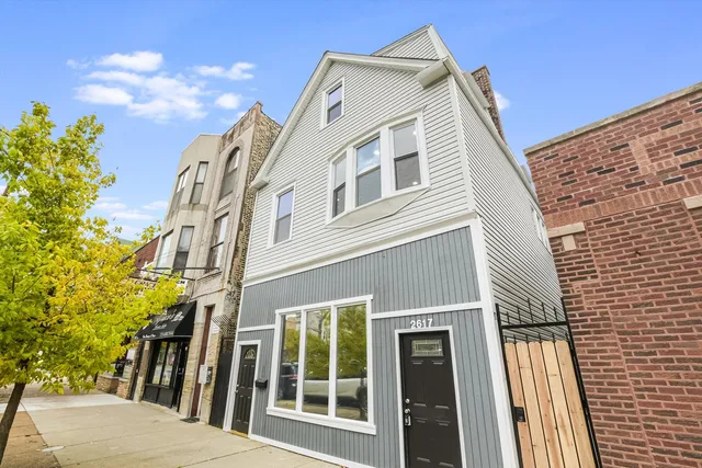 $2,100 | 2617 West Fullerton Avenue, Unit 3A, Chicago, IL 60647