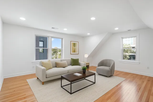 $2,100 | 2617 West Fullerton Avenue, Unit 3A, Chicago, IL 60647