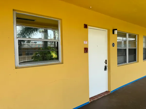 $1,550 | 220 Croton Avenue, Unit 210, Lantana, FL 33462