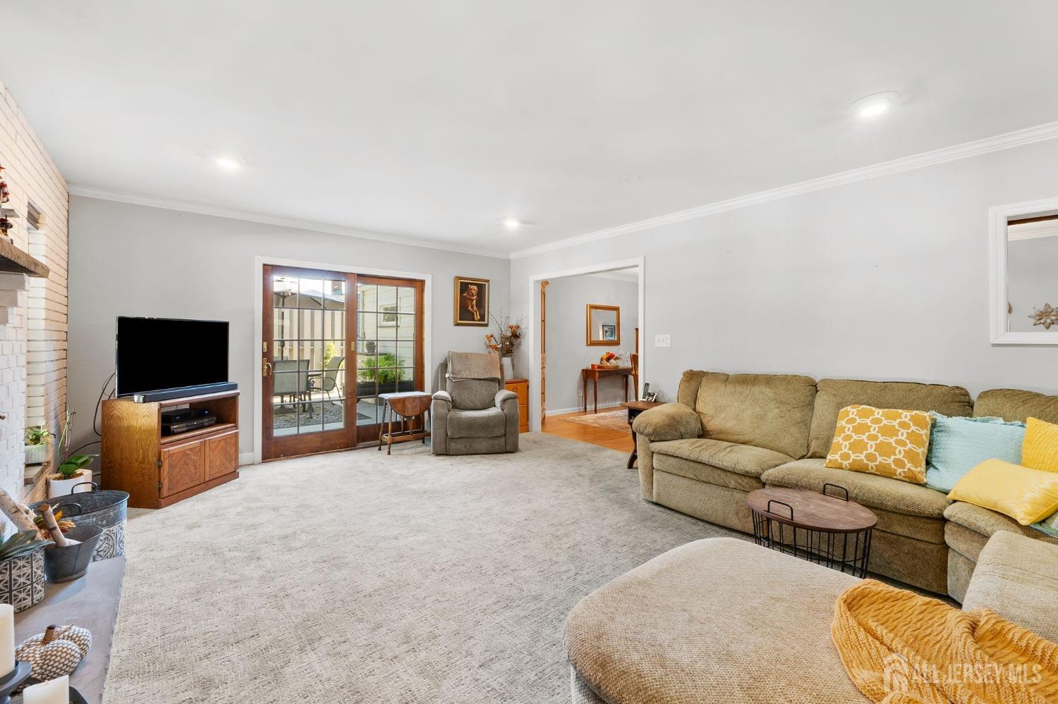 171 Jeffery Road Colonia, NJ 07067 - Photo 11 of 40 Gallery Image 11