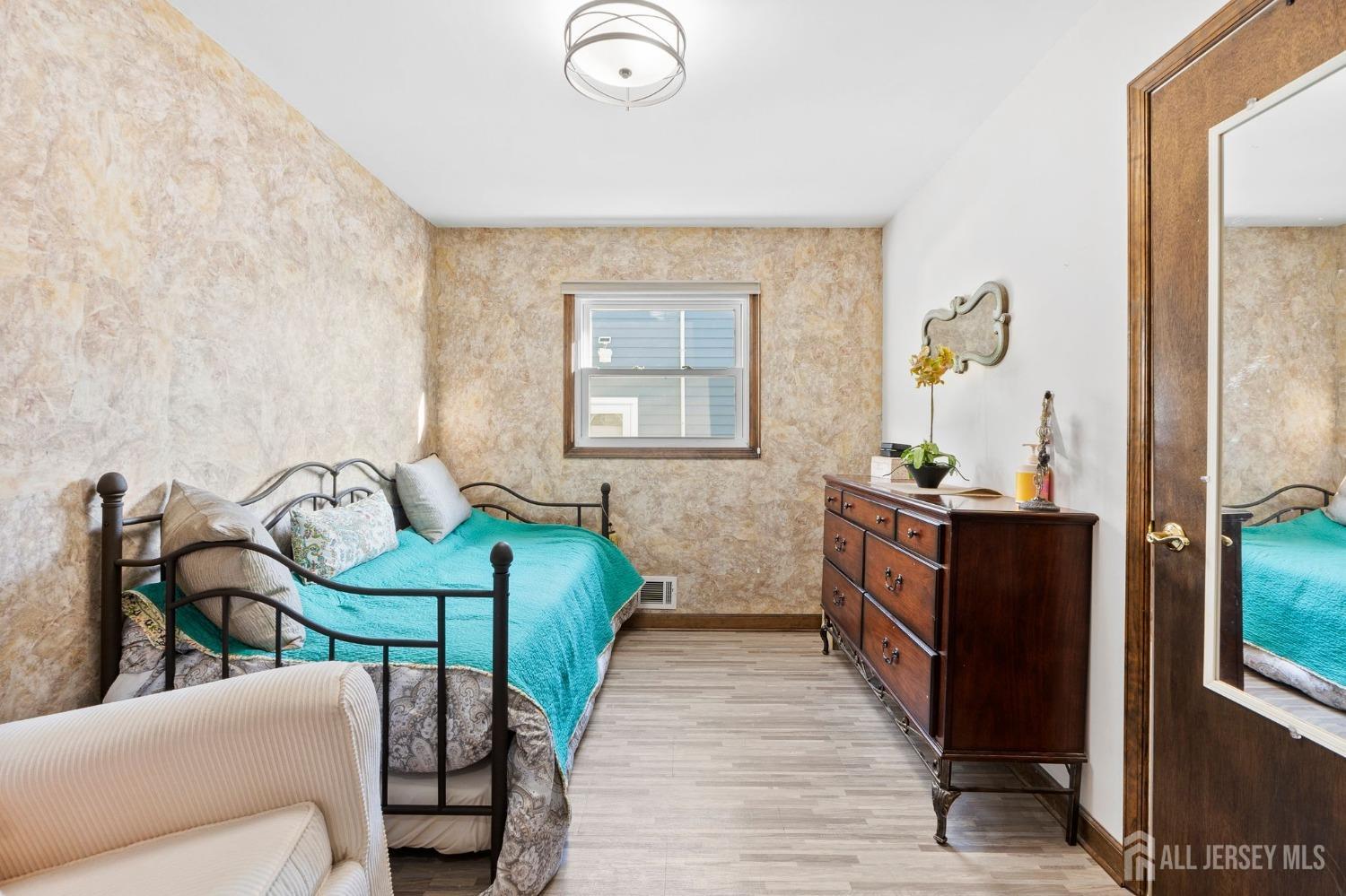 171 Jeffery Road Colonia, NJ 07067 - Photo 19 of 40 Gallery Image 19