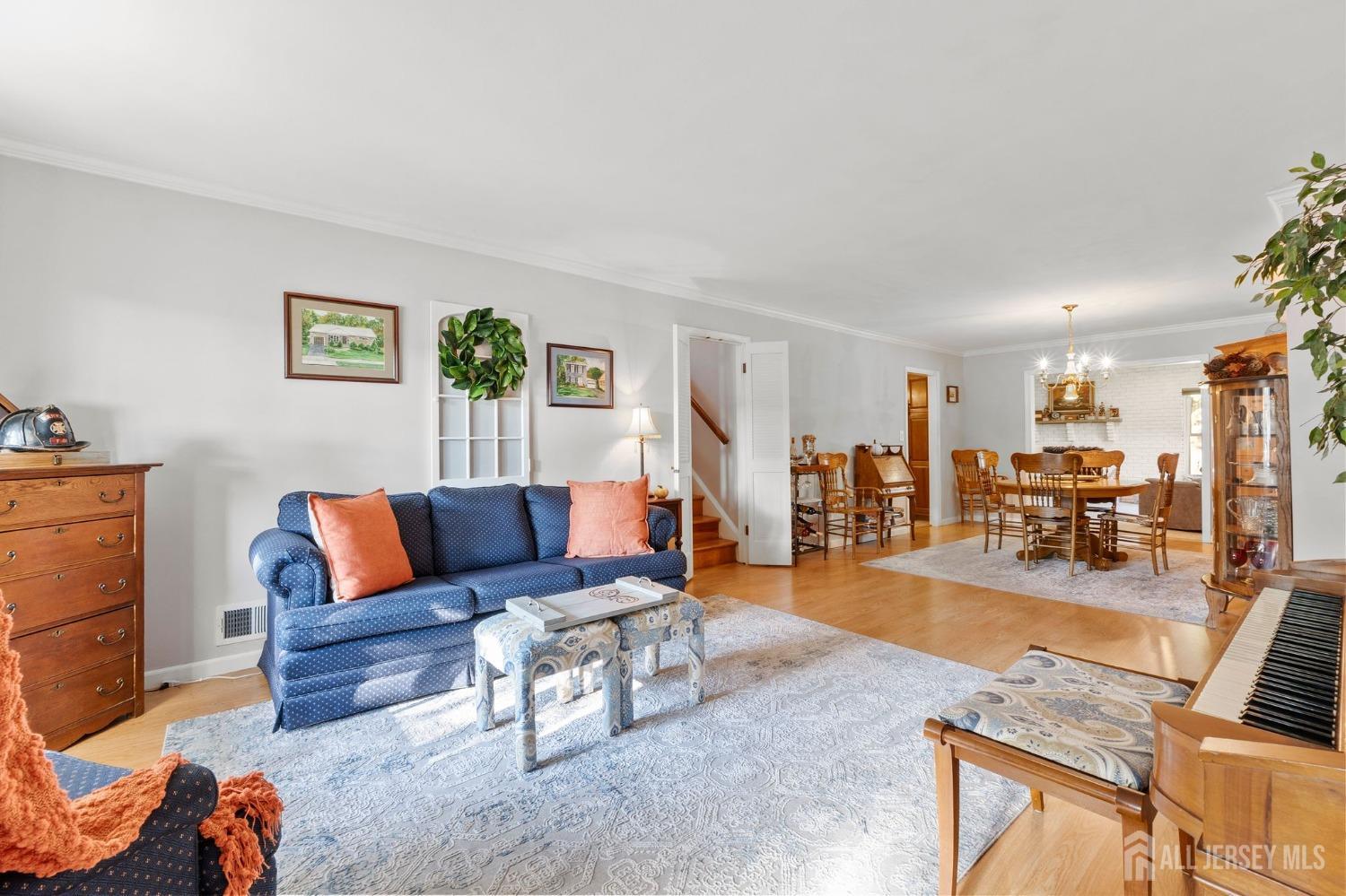 171 Jeffery Road Colonia, NJ 07067 - Photo 3 of 40 Gallery Image 3