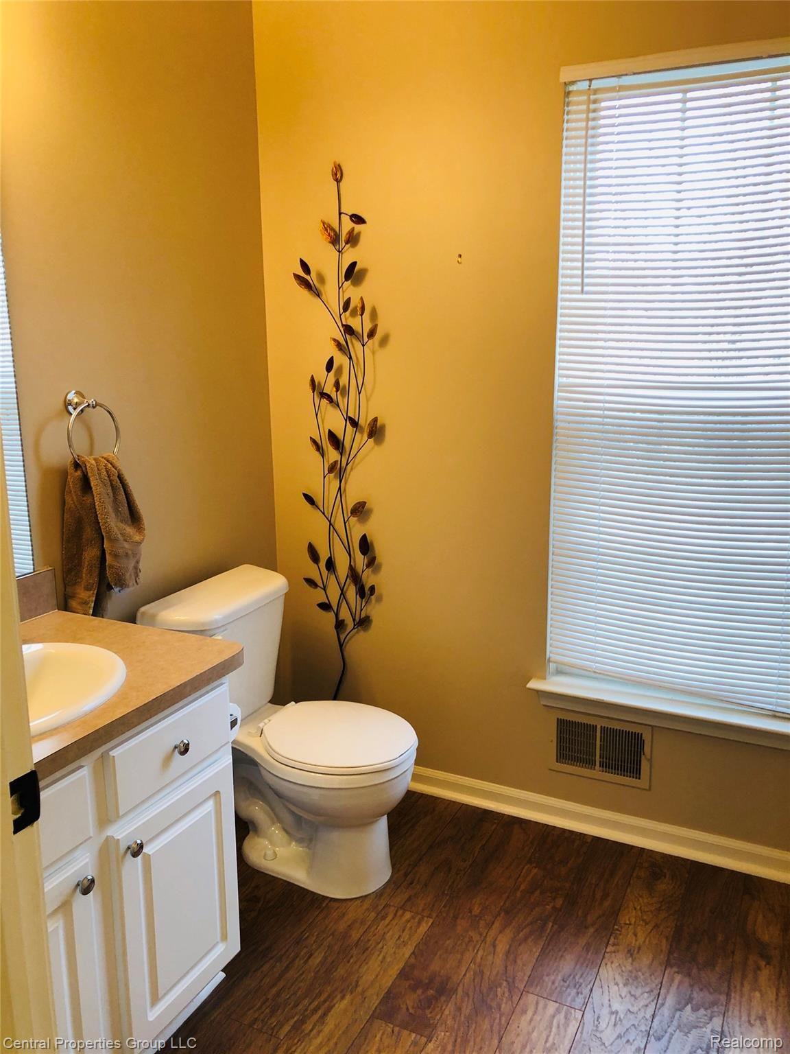 701 Cherry Orchard Road Canton, MI 48188 - Photo 11 of 28 2019-12-12 14.10