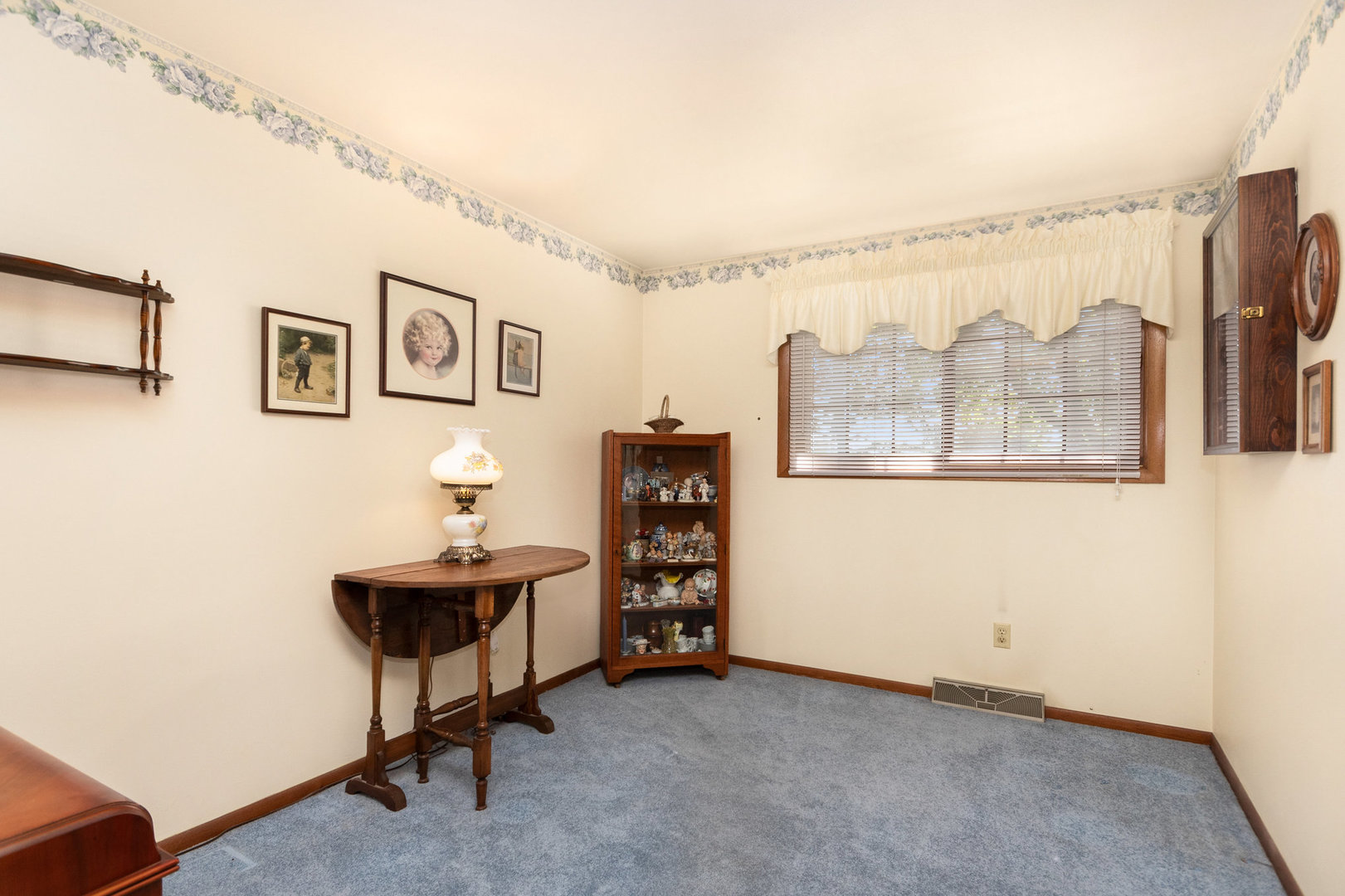 2S810 Bliss Road Batavia, IL 60510 - Photo 21 of 28 a view of a workspace with furniture and cabinet