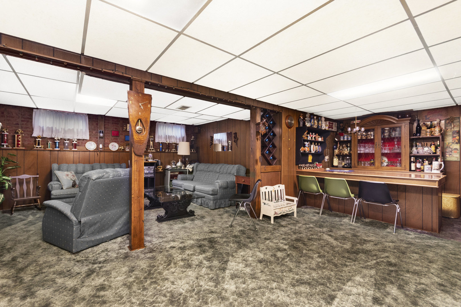 2S810 Bliss Road Batavia, IL 60510 - Photo 23 of 28 a living room with lots of furniture and white walls