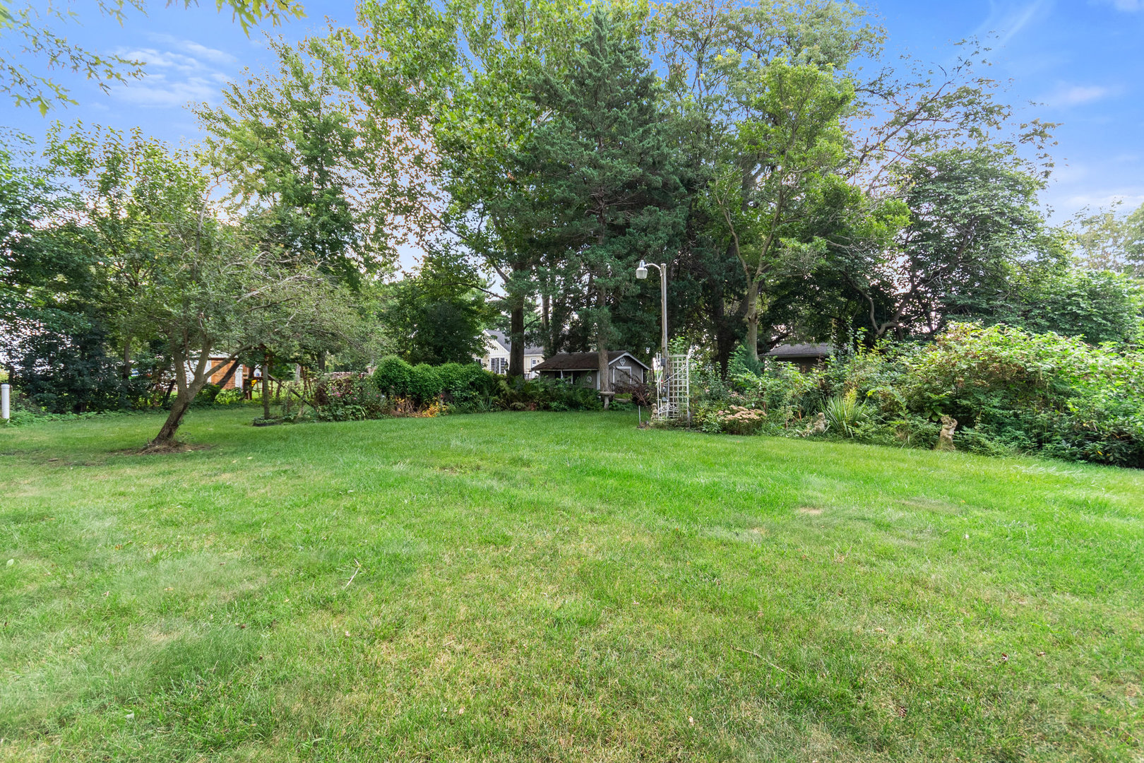 2S810 Bliss Road Batavia, IL 60510 - Photo 5 of 28 a view of a park with large trees