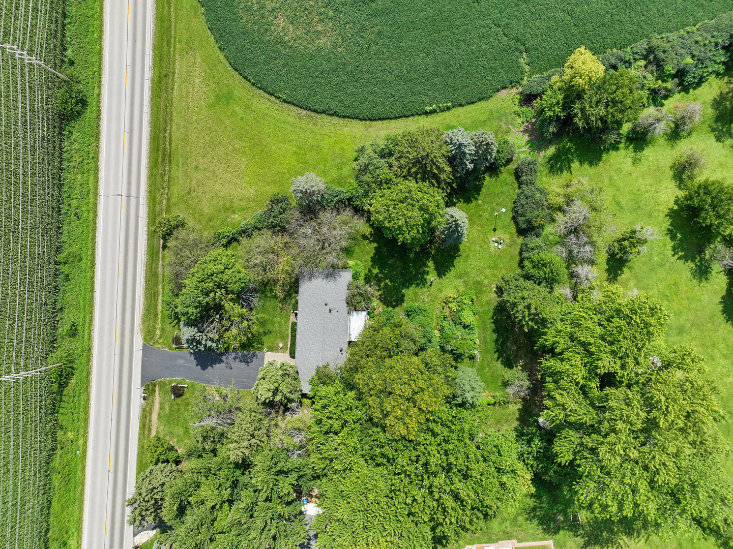 2S810 Bliss Road Batavia, IL 60510 - Photo 7 of 28 a view of a garden