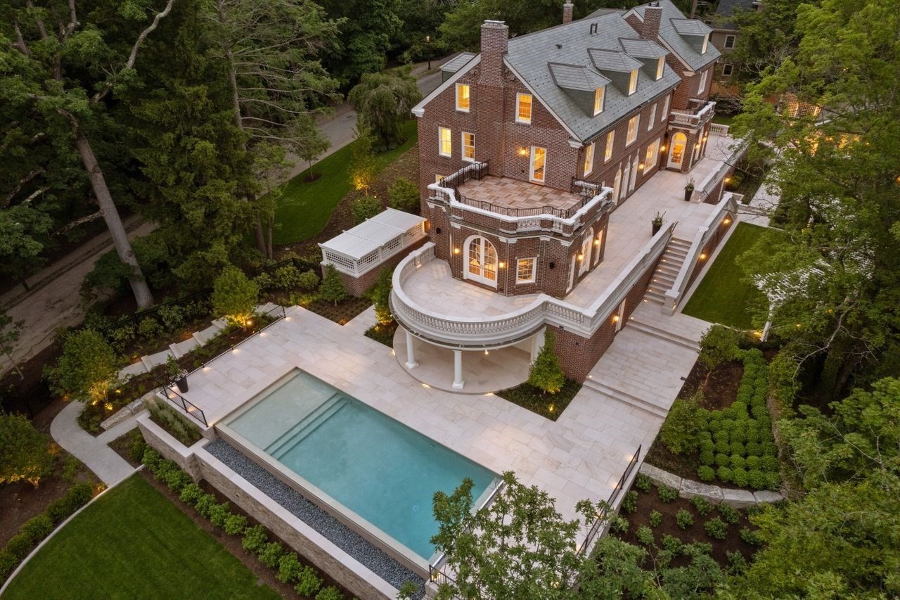 9 The Ledges Road Newton, MA 02459 - Photo 1 of 33 Gallery Image 1