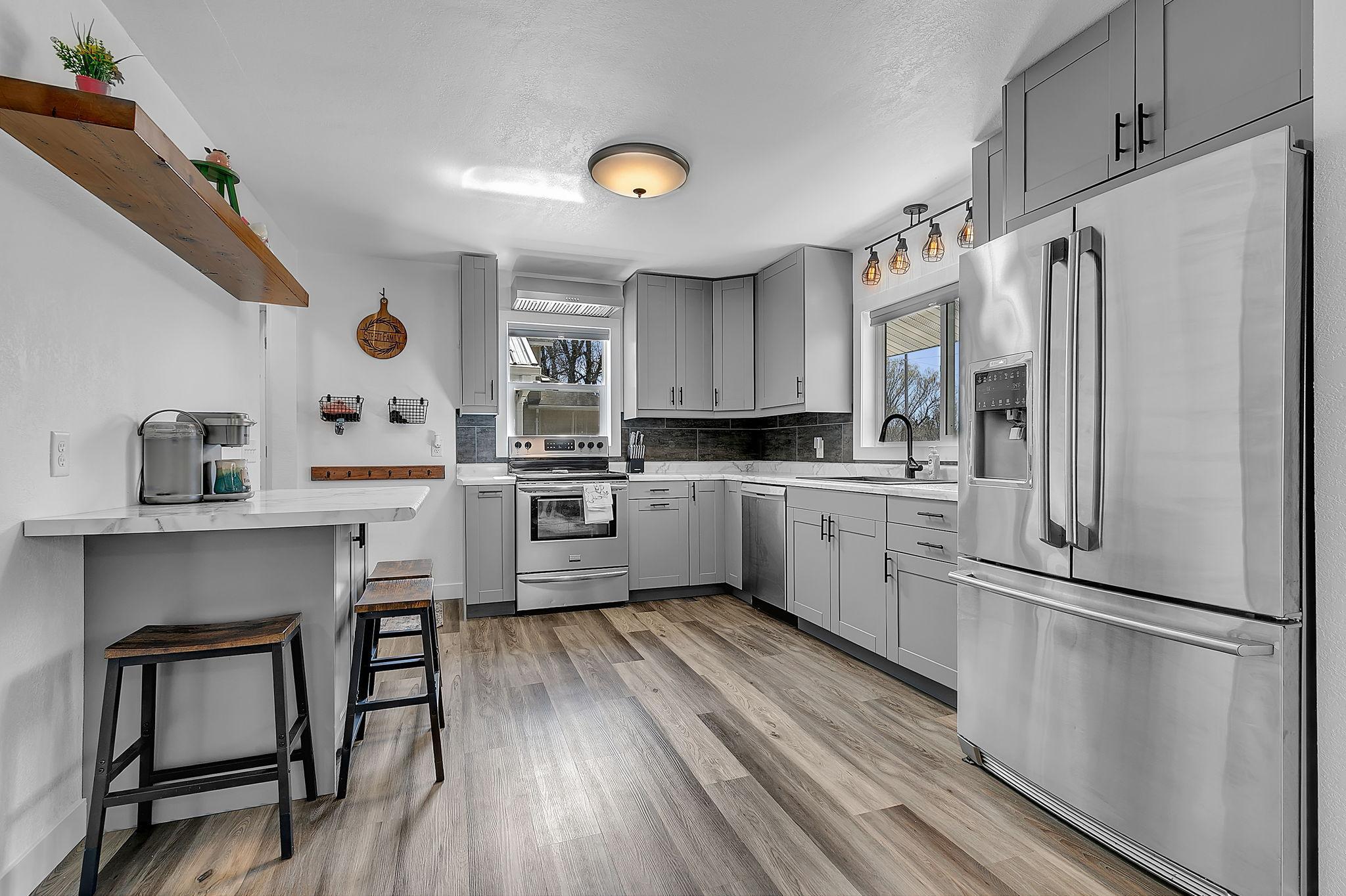 676 State Street North Eden Valley, MN 55329 - Photo 6 of 30