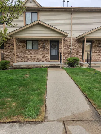 $195,000 | 25943 New Forest Court, New Baltimore, MI 48051