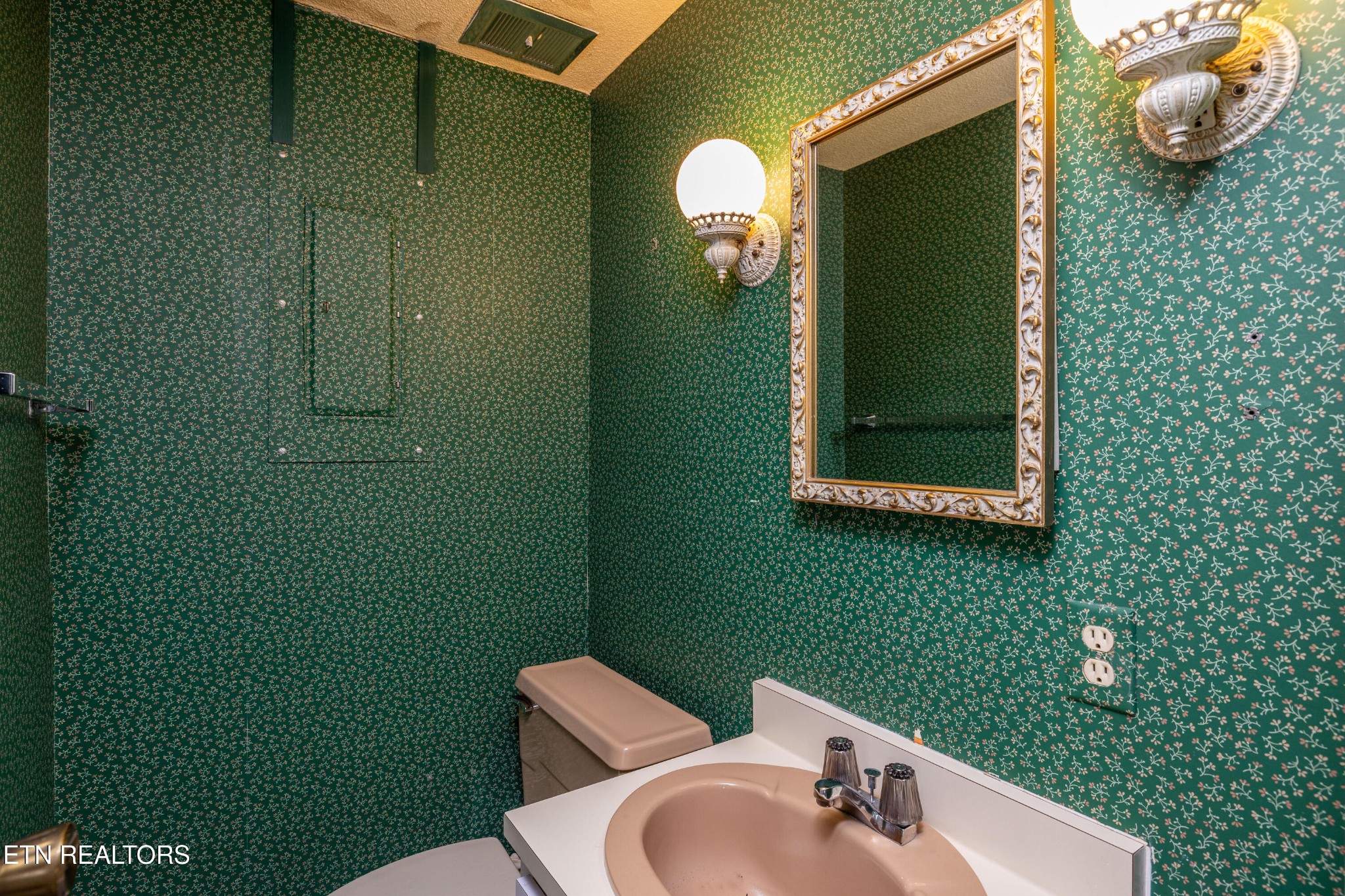 2806 Suncrest Road, Unit 4 Pigeon Forge, TN 37863 - Photo 14 of 30 Gallery Image 14