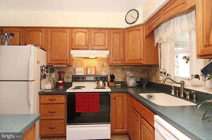 3220 Hooper Road New Windsor, MD 21776 - Photo 10 of 24 Kitchen