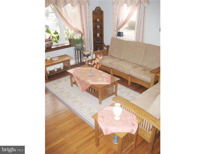 359 Harwicke Road Springfield, PA 19064 - Photo 2 of 24