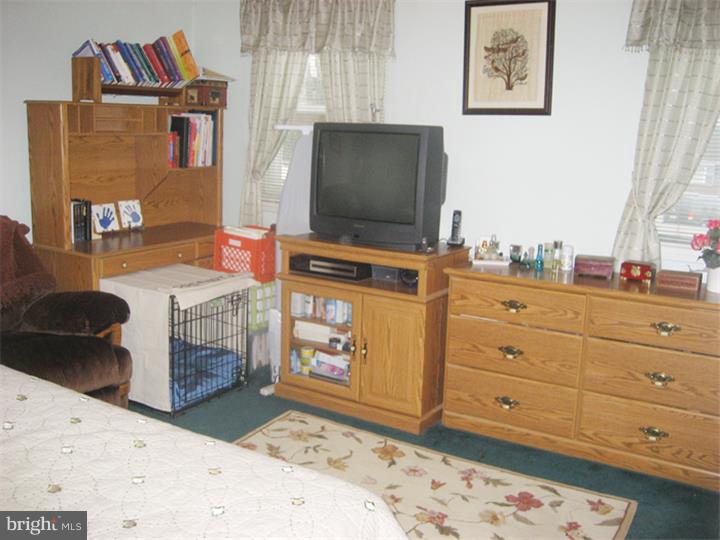 359 Harwicke Road Springfield, PA 19064 - Photo 15 of 24