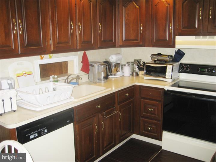 359 Harwicke Road Springfield, PA 19064 - Photo 9 of 24