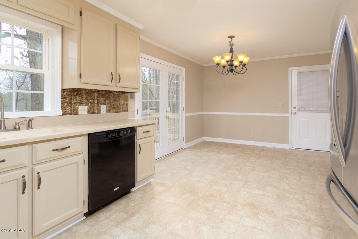 1670 Rivoli Lane Macon, GA 31210 - Photo 11 of 21 12