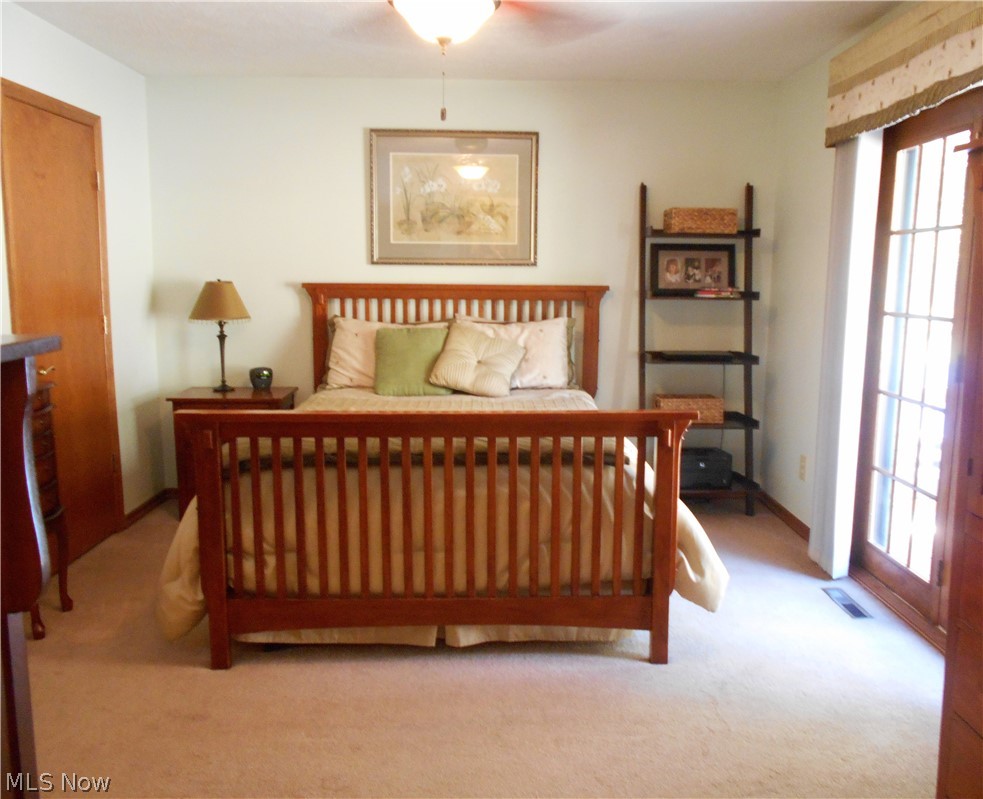25 Tanglewood Road Belpre, OH 45714 - Photo 19 of 28 Master bedroom