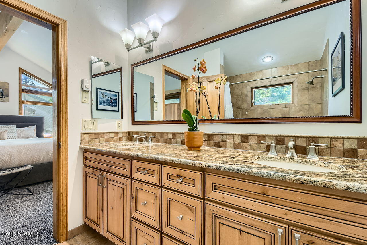 3050 Wildridge Road, Unit 3 Avon, CO 81620 - Photo 3 of 18 Primary bathroom