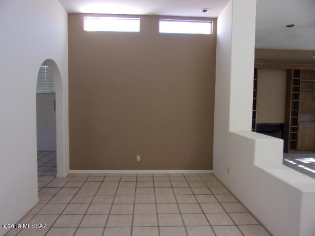 5425 North Cres Ridge Drive Tucson, AZ 85718 - Photo 6 of 31