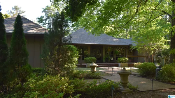 $529,000 | 2653 Overhill Circle, Sylacauga, AL 35150