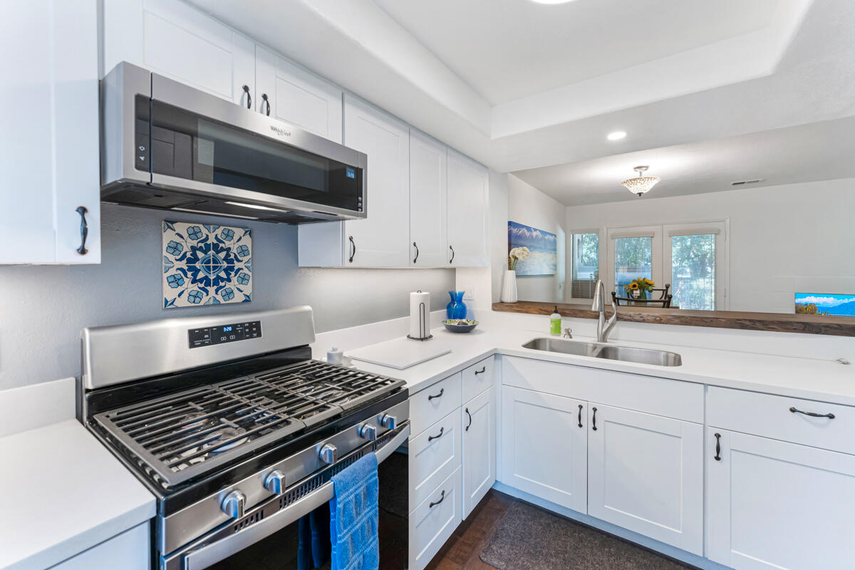 4039 Primavera Road, Unit 2 Santa Barbara, CA 93110 - Photo 10 of 24 #10Kitchen3