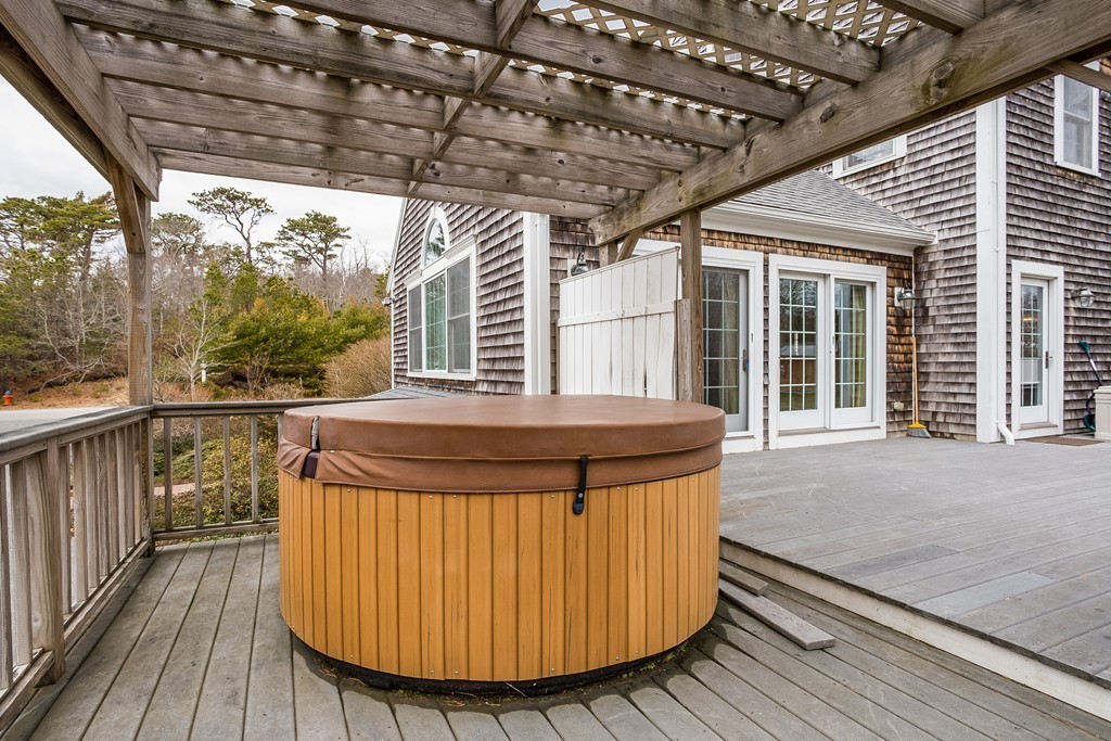 26 Oakbluff Road Bourne, MA 02562 - Photo 22 of 27 Gallery Image 22