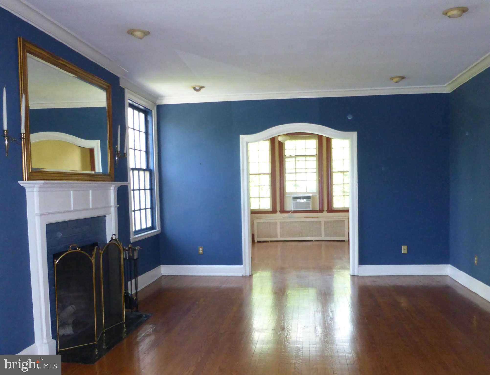 3902 Canterbury Road, Unit 3B Baltimore, MD 21218 - Photo 2 of 14 Living Room
