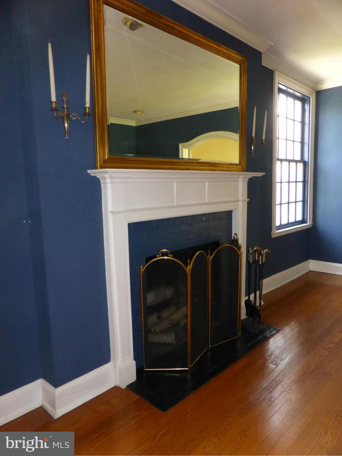 3902 Canterbury Road, Unit 3B Baltimore, MD 21218 - Photo 3 of 14 Living Room