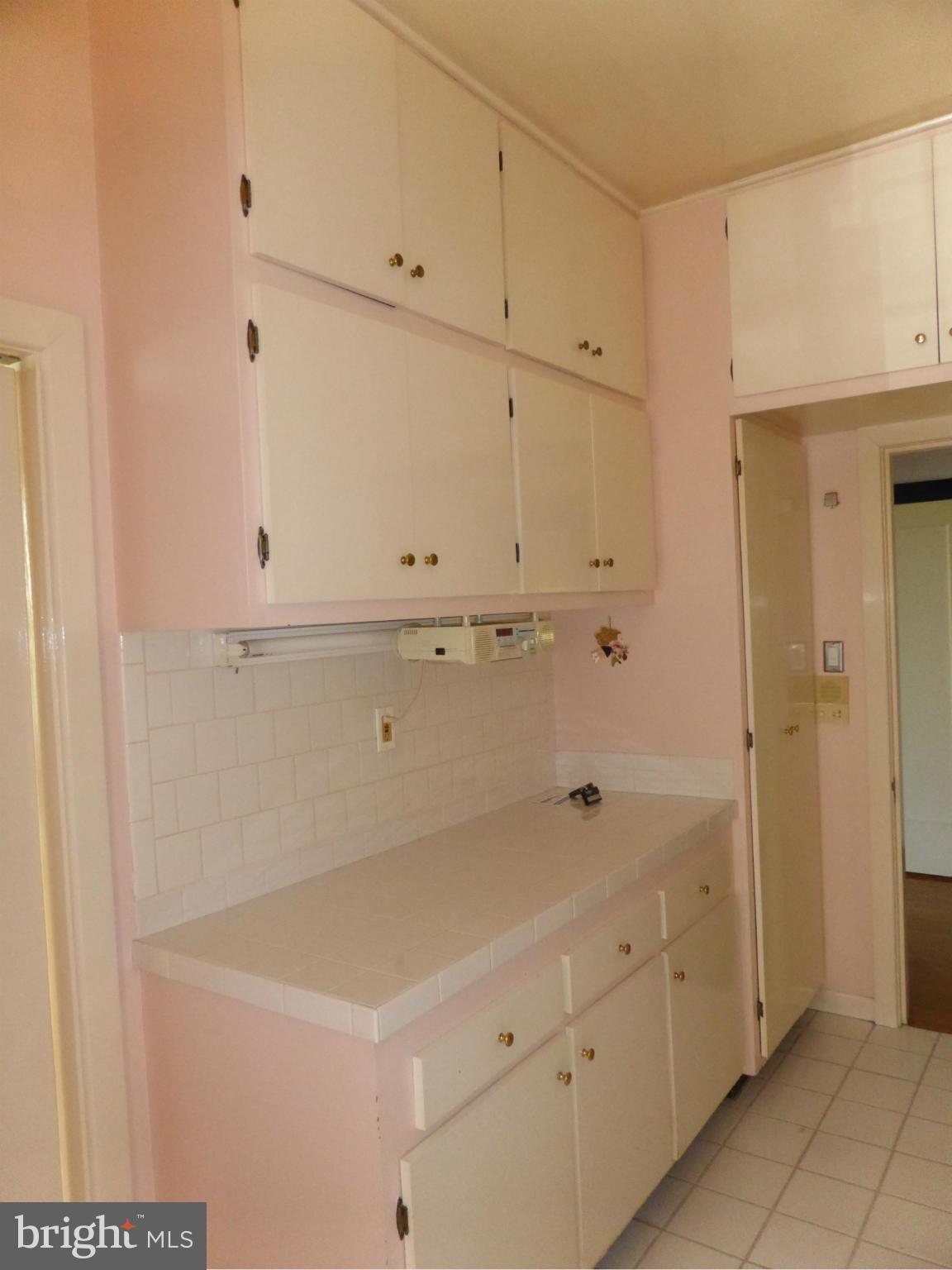 3902 Canterbury Road, Unit 3B Baltimore, MD 21218 - Photo 10 of 14 Kitchen