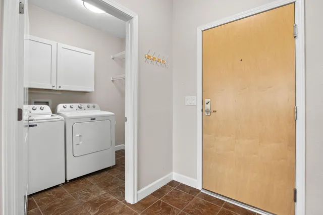 $289,500 | 1155 Ford Road, Unit 513, St. Louis Park, MN 55426