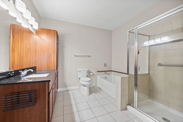 $289,500 | 1155 Ford Road, Unit 513, St. Louis Park, MN 55426