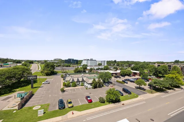 $289,500 | 1155 Ford Road, Unit 513, St. Louis Park, MN 55426