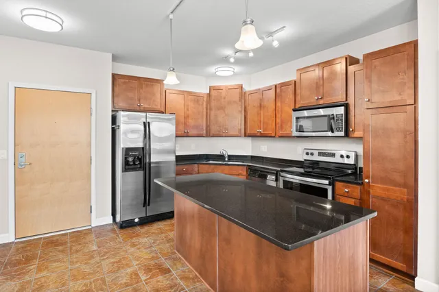 $289,500 | 1155 Ford Road, Unit 513, St. Louis Park, MN 55426