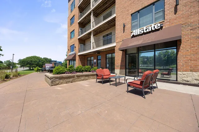 $289,500 | 1155 Ford Road, Unit 513, St. Louis Park, MN 55426