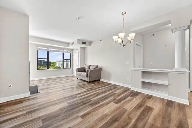 $289,500 | 1155 Ford Road, Unit 513, St. Louis Park, MN 55426