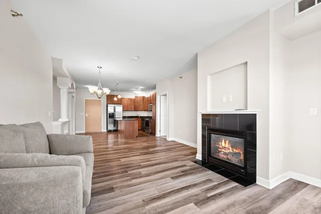 $289,500 | 1155 Ford Road, Unit 513, St. Louis Park, MN 55426