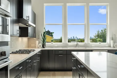 $699,900 | 5500 Sendero Hills Parkway, Austin, TX 78724