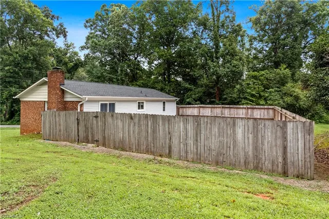 $299,900 | 3890 Whitehaven Road, Winston-Salem, NC 27106