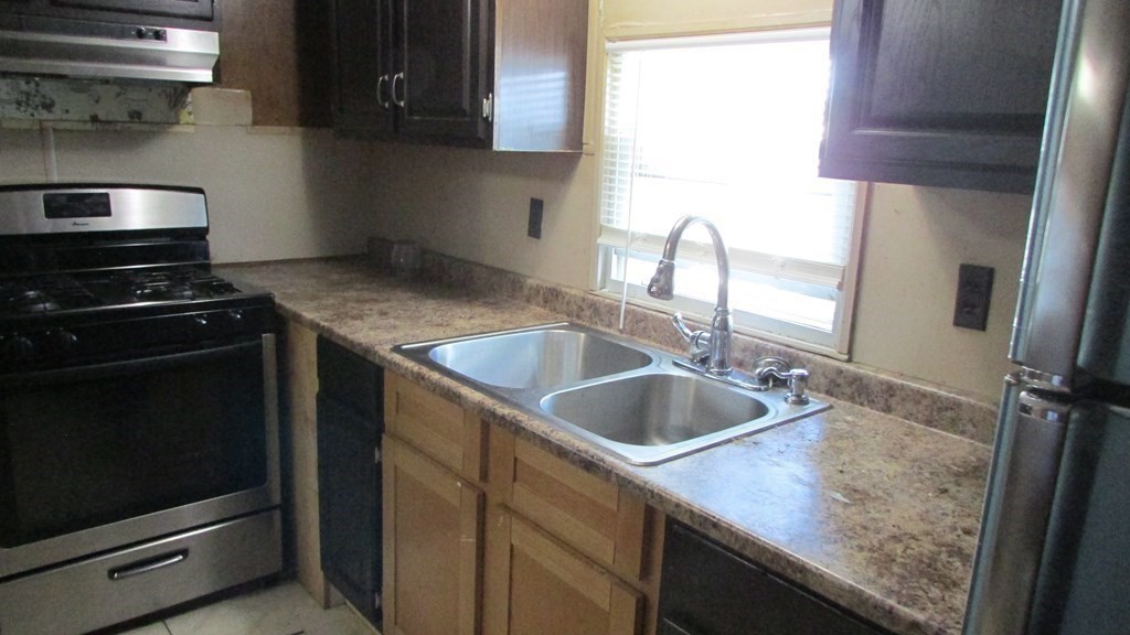 557 Southwest Cutoff, Unit 86 Worcester, MA 01607 - Photo 3 of 18