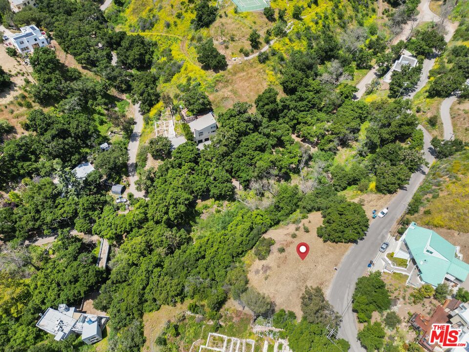 4111 Maguire Drive Malibu, CA 90265 - Photo 3 of 15