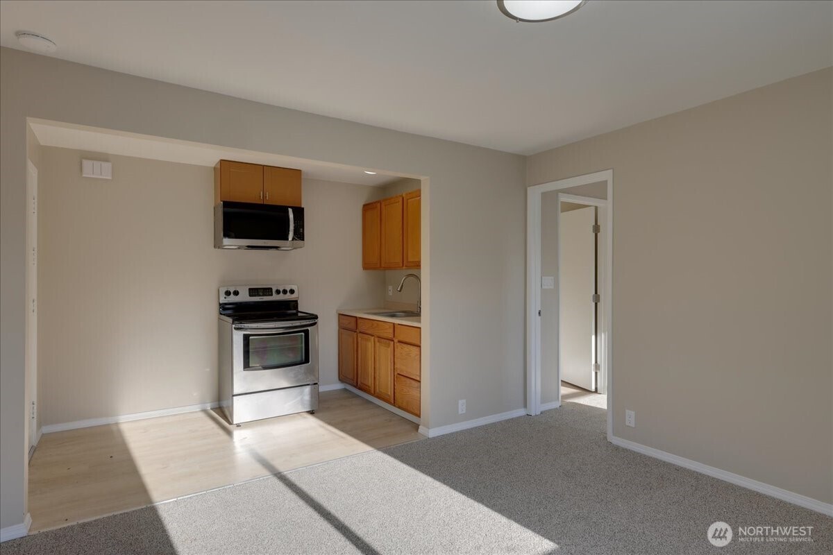 150 Hardie Avenue Southwest, Unit 16 Renton, WA 98057 - Photo 3 of 38