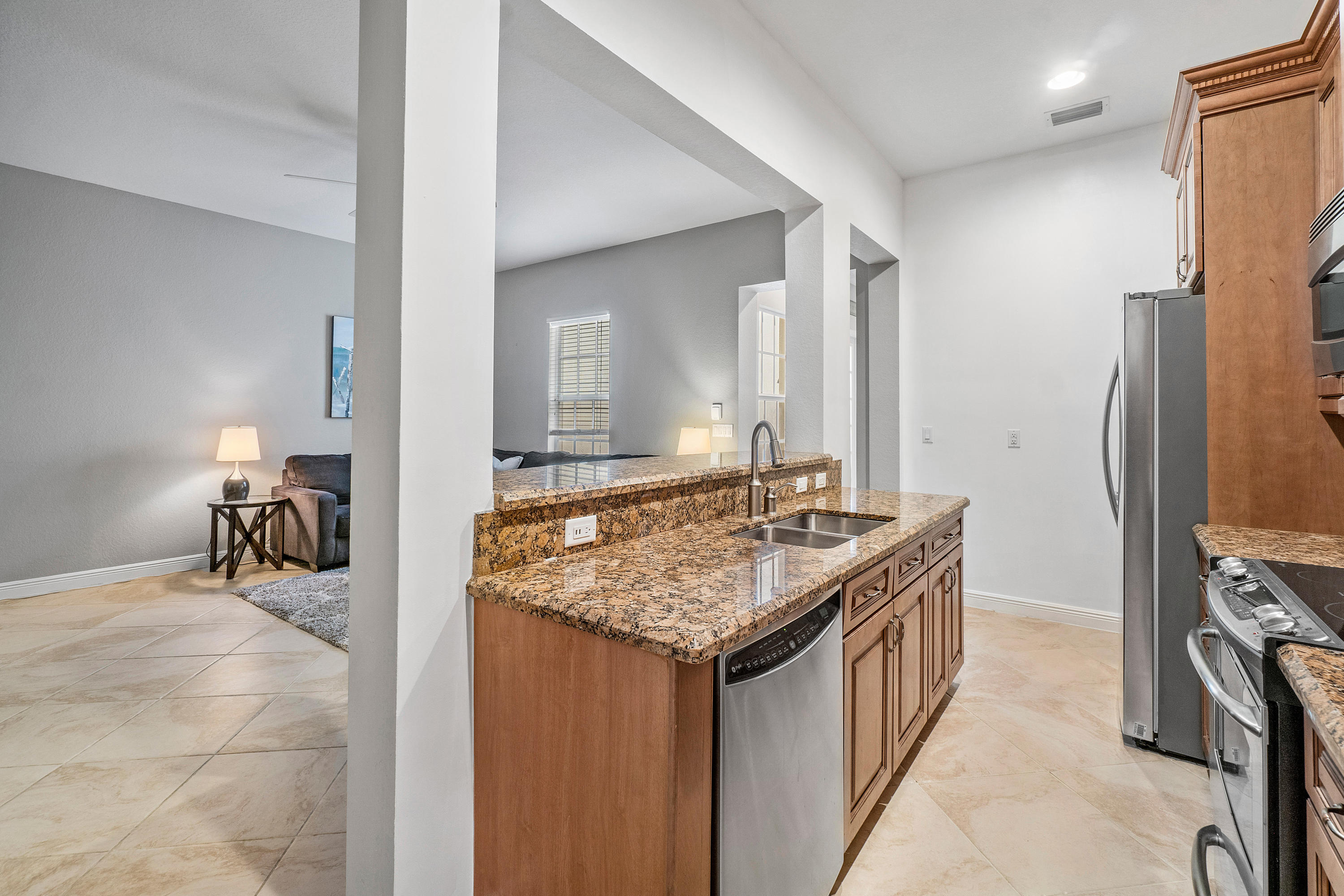 8339 Northwest 7th Terrace Boca Raton, FL 33487 - Photo 13 of 49 009-8339Northwest7thTerrace-BocaRaton-FL