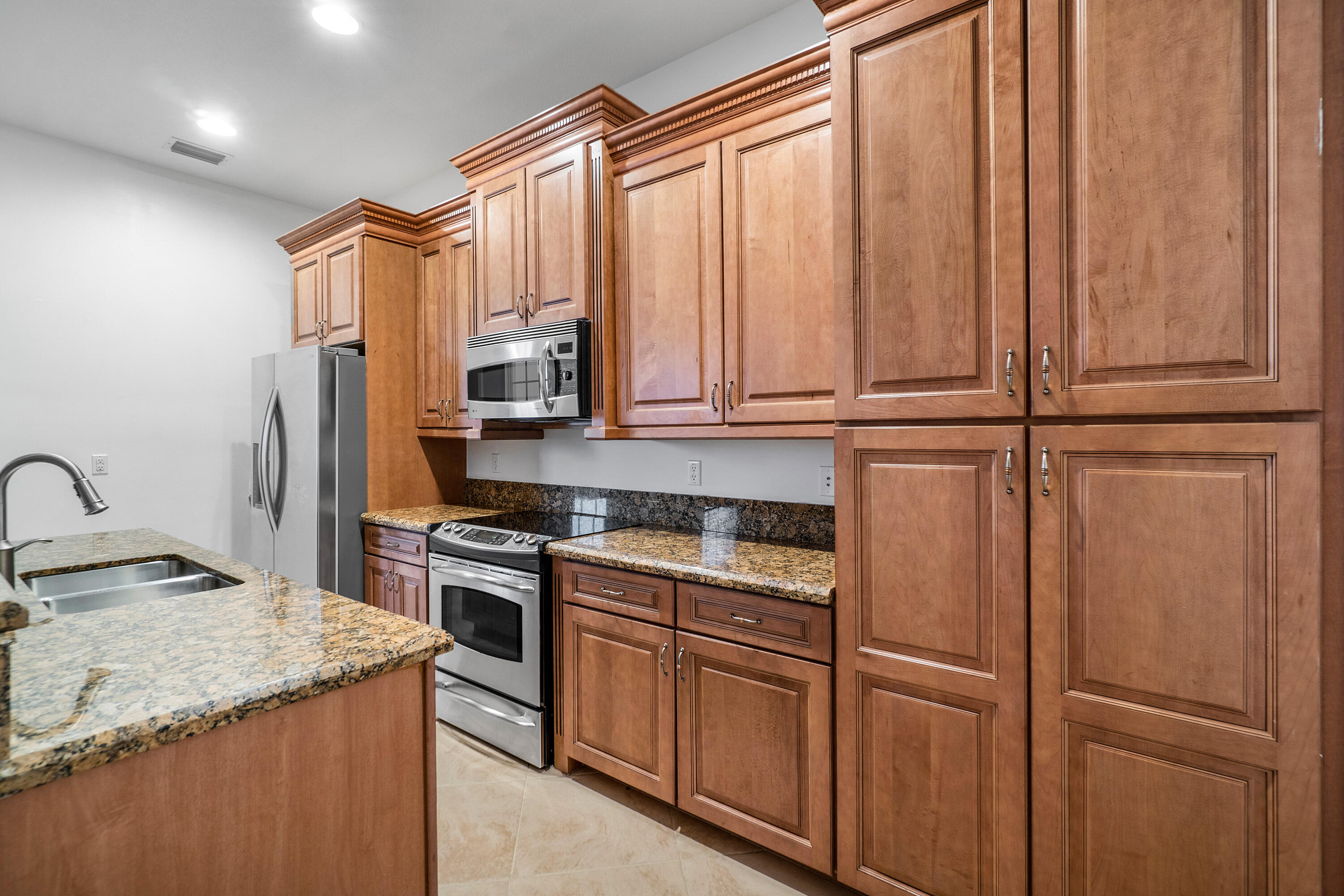 8339 Northwest 7th Terrace Boca Raton, FL 33487 - Photo 15 of 49 011-8339Northwest7thTerrace-BocaRaton-FL