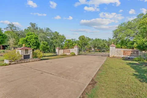 $1,100,000 | 100-200 Contrails Way, Spicewood, TX 78669