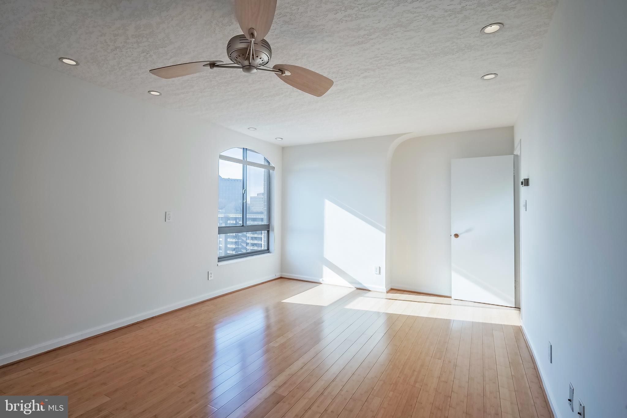 1800 Old Meadow Road, Unit 1712A McLean, VA 22102 - Photo 25 of 60
