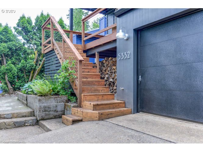 5332 Southwest Baird Street Portland, OR 97219 - Photo 2 of 32 Gallery Image 2