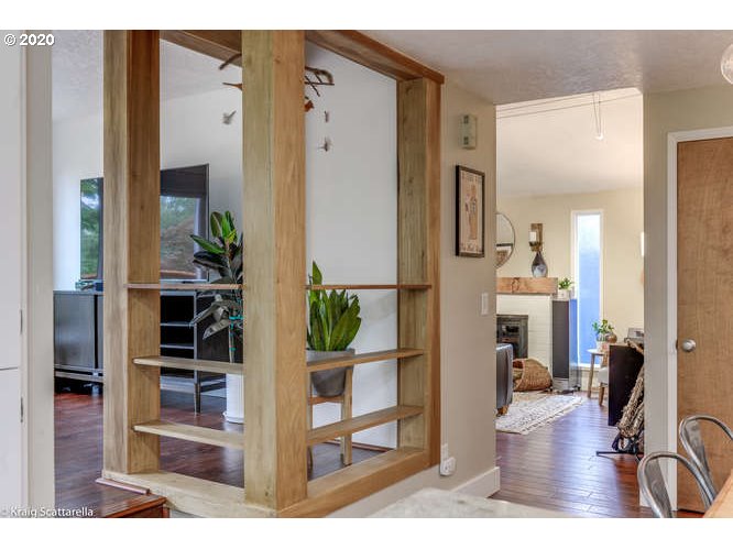 5332 Southwest Baird Street Portland, OR 97219 - Photo 14 of 32 Gallery Image 14