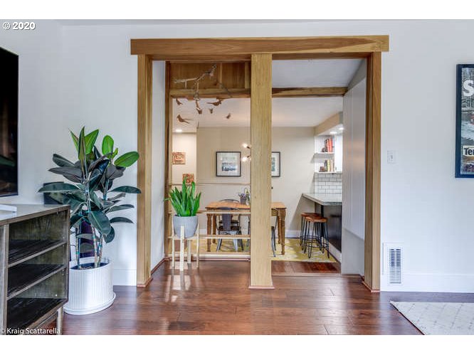 5332 Southwest Baird Street Portland, OR 97219 - Photo 15 of 32 Gallery Image 15